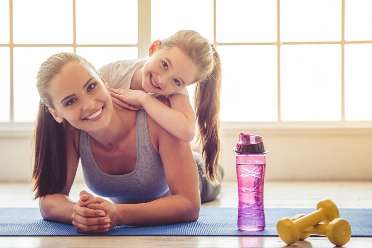 детский фитнес мама и дочка
